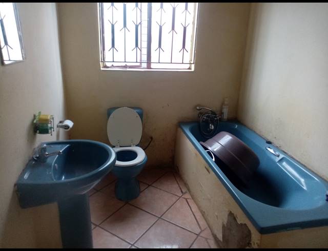 3 BEDROOM FREEHOLD FOR SALE IN LANGAVILLE